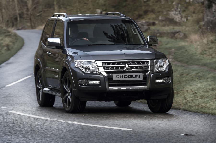  Mitsubishi Shogun SWB Barbarian 2015 года  (фото 2 из 22)